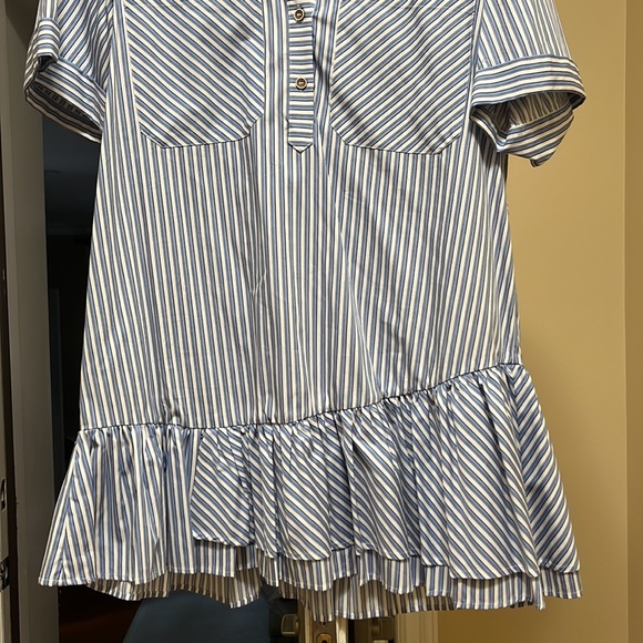 Adorable flowy zara dress - Picture 3 of 7